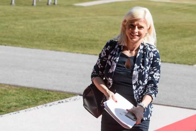 Teden je lahko različno dolg