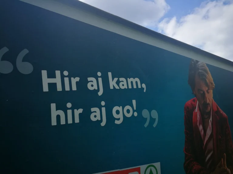 Trgovska veriga z Magnificovim oglasom ni kršila ustave