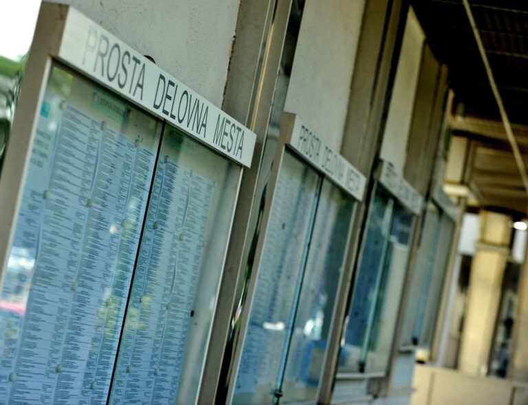 Brezposelnost je večja kot pred epidemijo