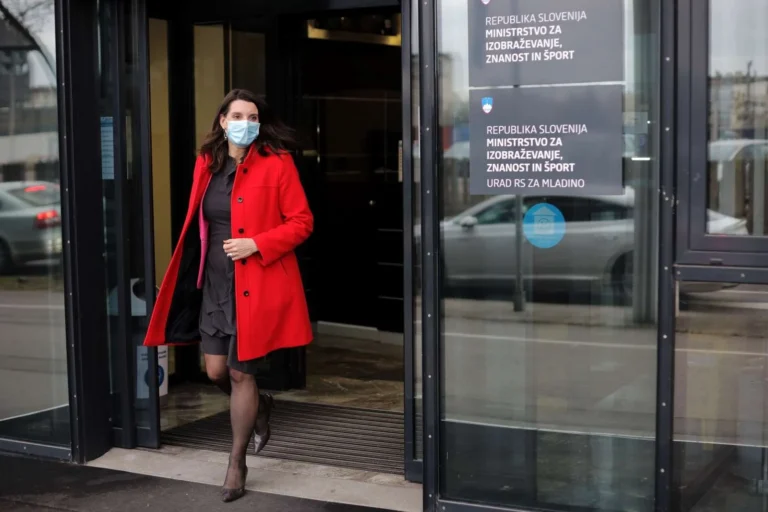 Slovenija ni vodilna v izobraževanju na daljavo
