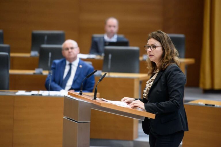 Lani ni bilo hospitaliziranih za tretjino več mladostnikov