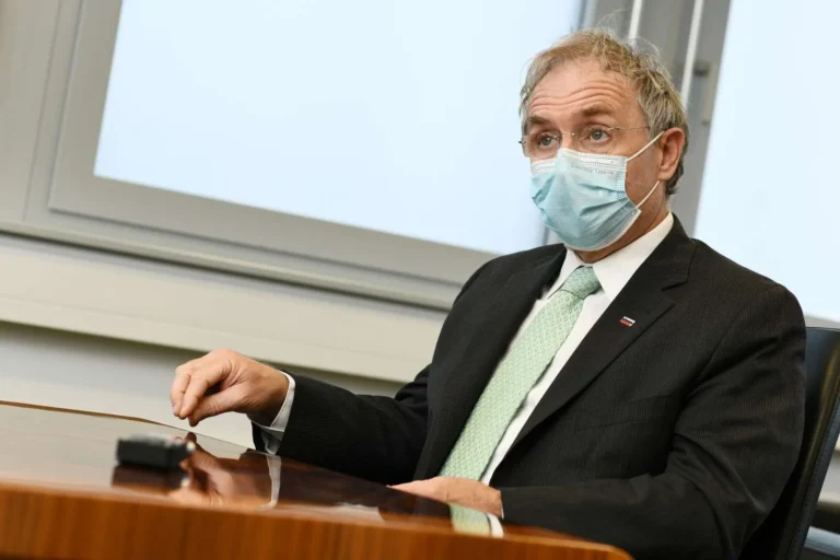 Ni dokazov o porastu hospitaliziranih z območja nekdanje Jugoslavije