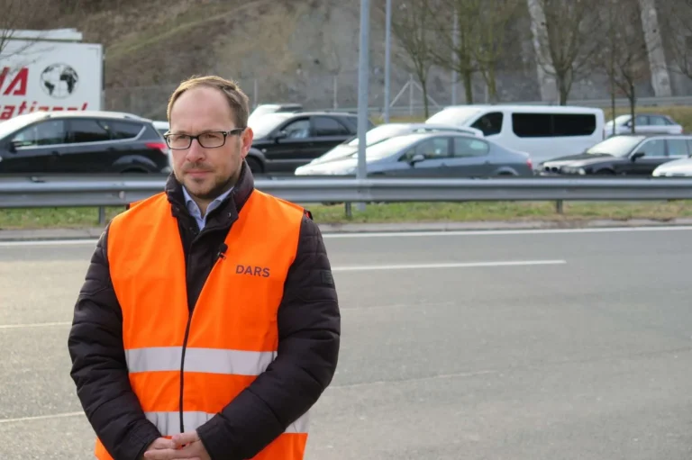 Uber z vozniki ne bo sklepal delovnih razmerij