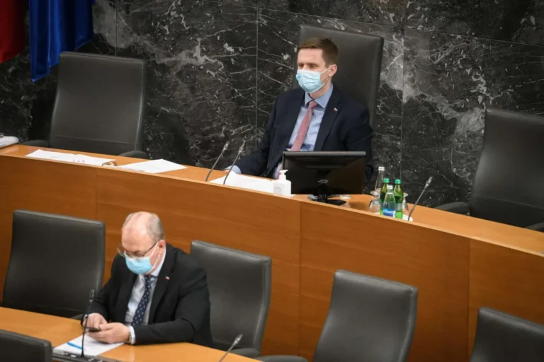 Predsednike parlamenta določa parlamentarna večina, ne koalicija