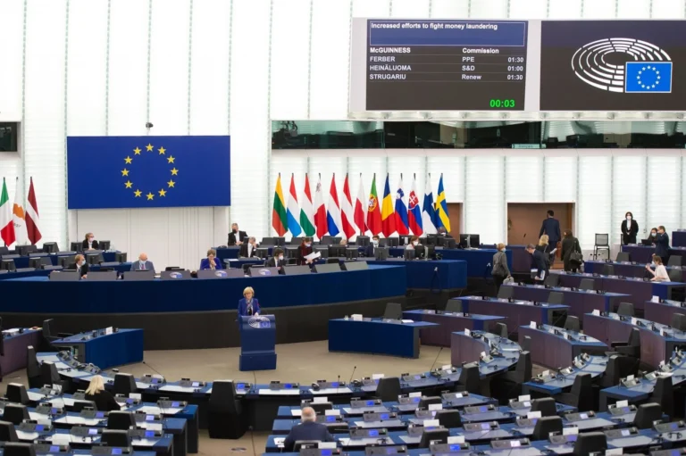 Evropski poslanci za preiskave po objavi Pandorinih dokumentov