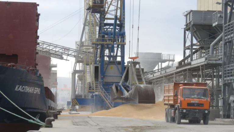 An Adriatic silo hits the coast of the British Virgin Islands