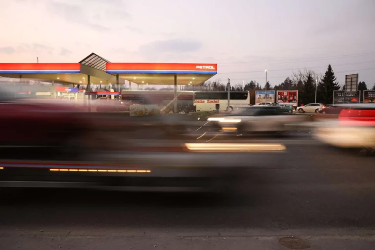 Smetosled: Nepravilnosti še na enajstih Petrolovih prodajnih mestih