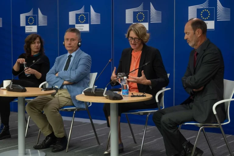 »Možnosti za prodor dezinformacij v medije je neskončno«