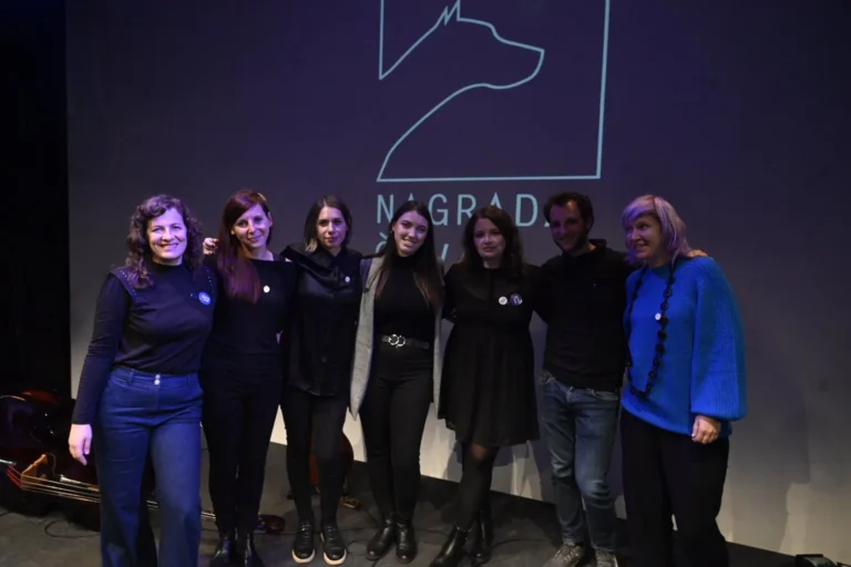 Oštrovemu Smetosledu pohvala porote novinarskega društva