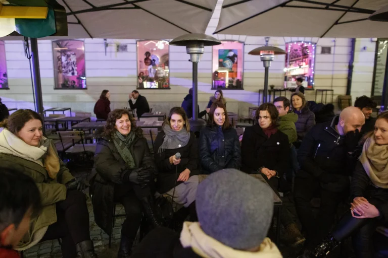 Oštro na javnem uredniškem sestanku o supervolilnem letu