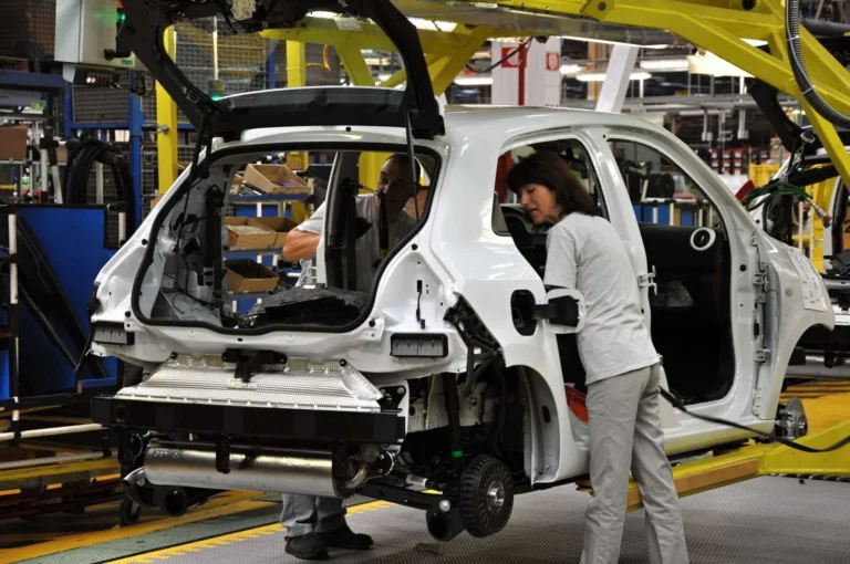 Delodajalci bi evidence morali voditi tudi za prekarce