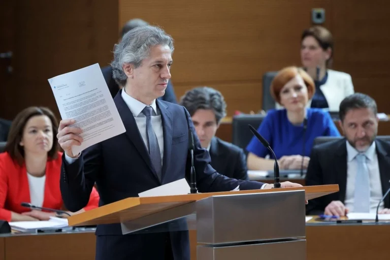 Vlada pokojnin ni uskladila dvakrat