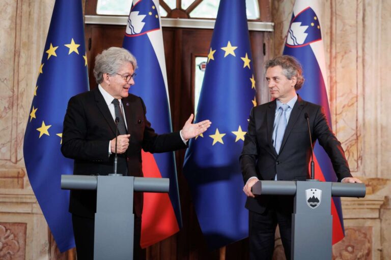 Golob neutemeljeno o industrijski razvitosti Slovenije