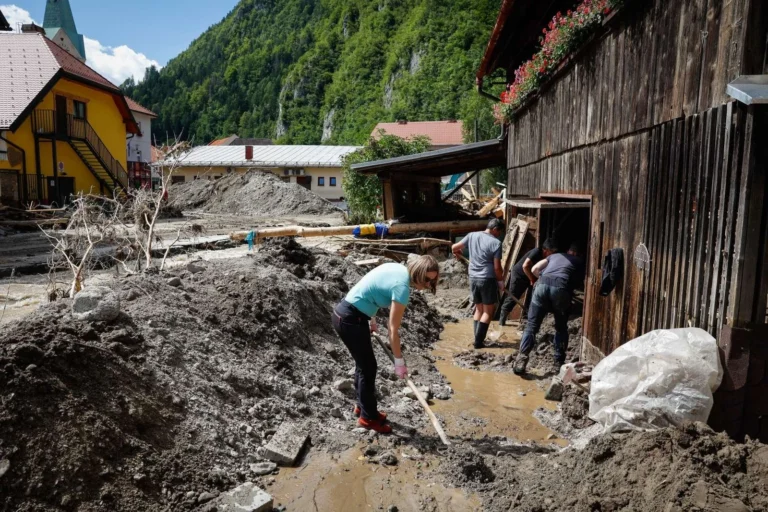 Izbruh vulkana Hunga Tonga-Hunga Ha’apai ni povzročil avgustovskih poplav