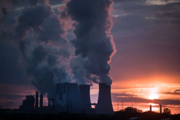 Raven CO2 ni nižja kot kadarkoli v zgodovini