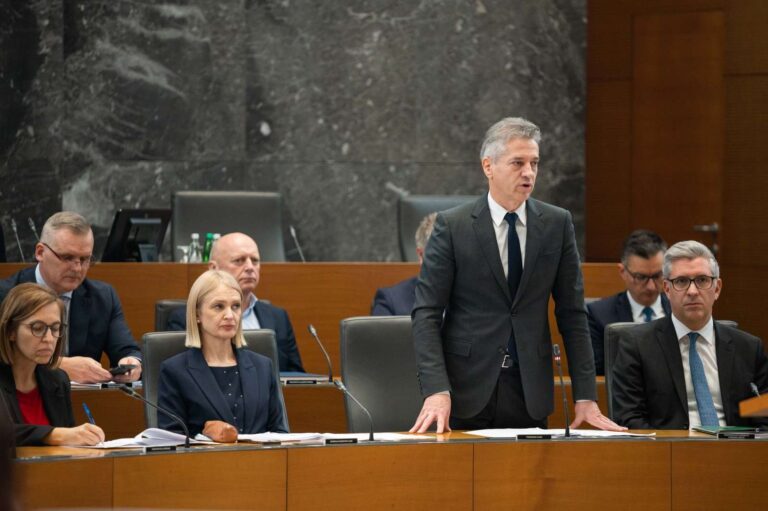 Golob manipulativno o strategiji integracije tujcev