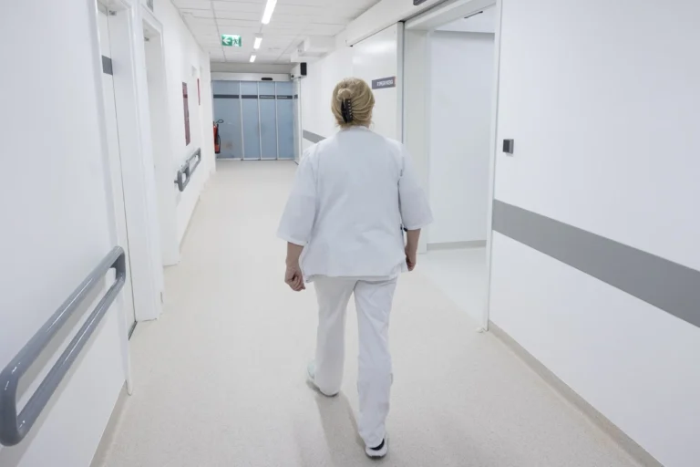 Stroški družinskega zdravstvenega zavarovanja v Sloveniji manjši kot v ZDA