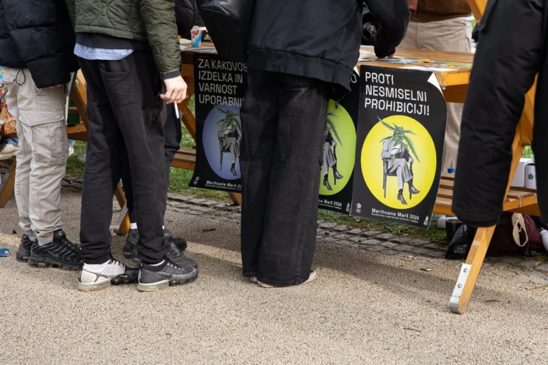 Volivci na referendumu ne bodo glasovali o legalizaciji heroina in drugih drog