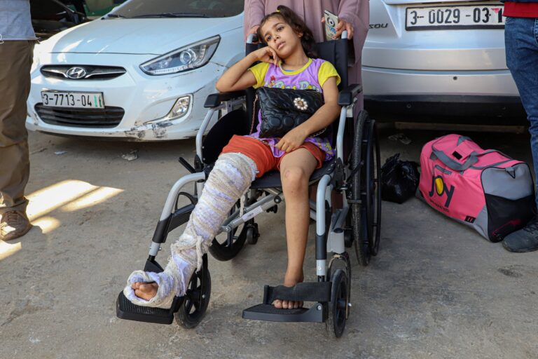 Ne drži, da morajo prosilci za azil zanj zaprositi le v prvi varni sosednji državi