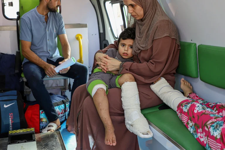 Ranjenih palestinskih otrok in spremljevalcev niso »samo« prepeljali v Slovenijo