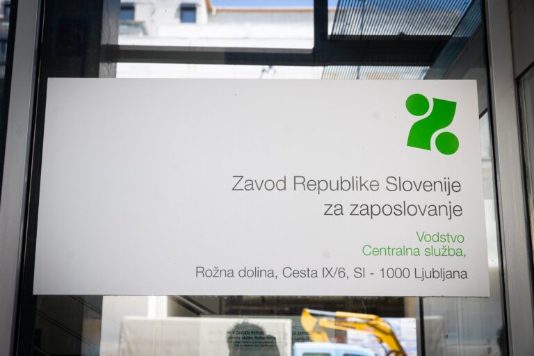 Kdor prezre telefonski klic zavoda, ga ne izbrišejo iz evidence brezposelnih