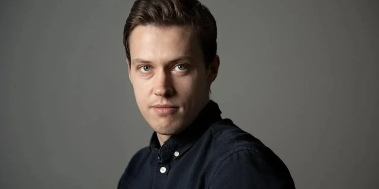 Rusija odvzela državljanstvo novinarju, ki je razkril vojne zločine