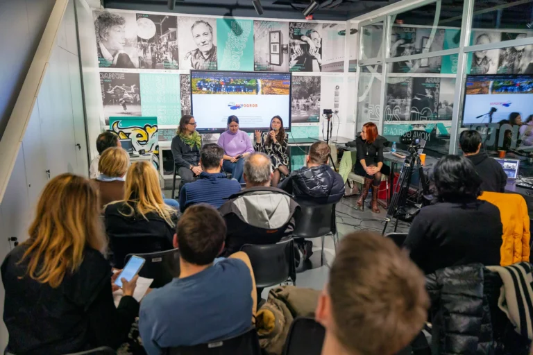 Oštro z avtomobilskimi strokovnjaki razpravljal o uničevanju okolja